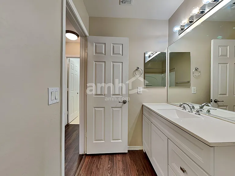 7202 S 45th Ave — Photo 13