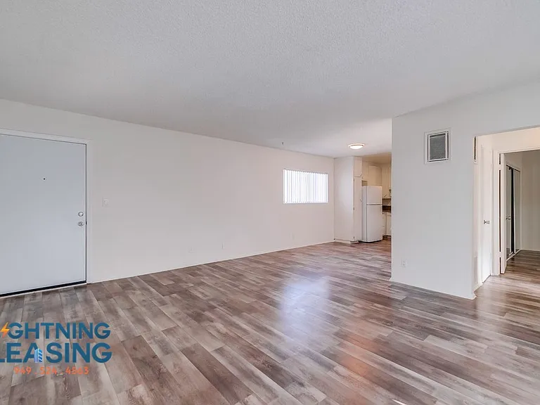 5415 Corteen Pl #11 — Photo 7