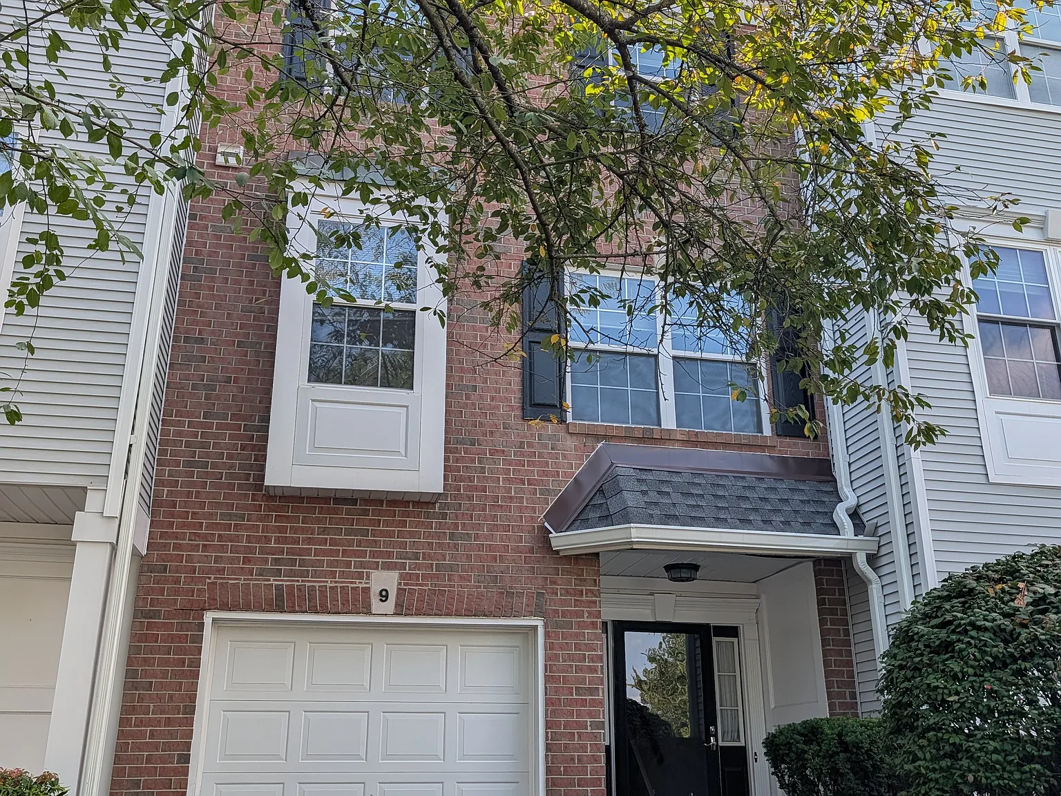 2 bed, 2.5 bath, 1872 sqft, $3,600 — Photo 2