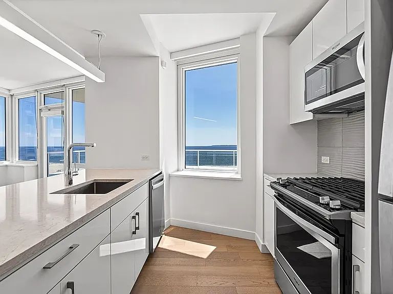 1 Ocean Dr #W7L — Photo 10
