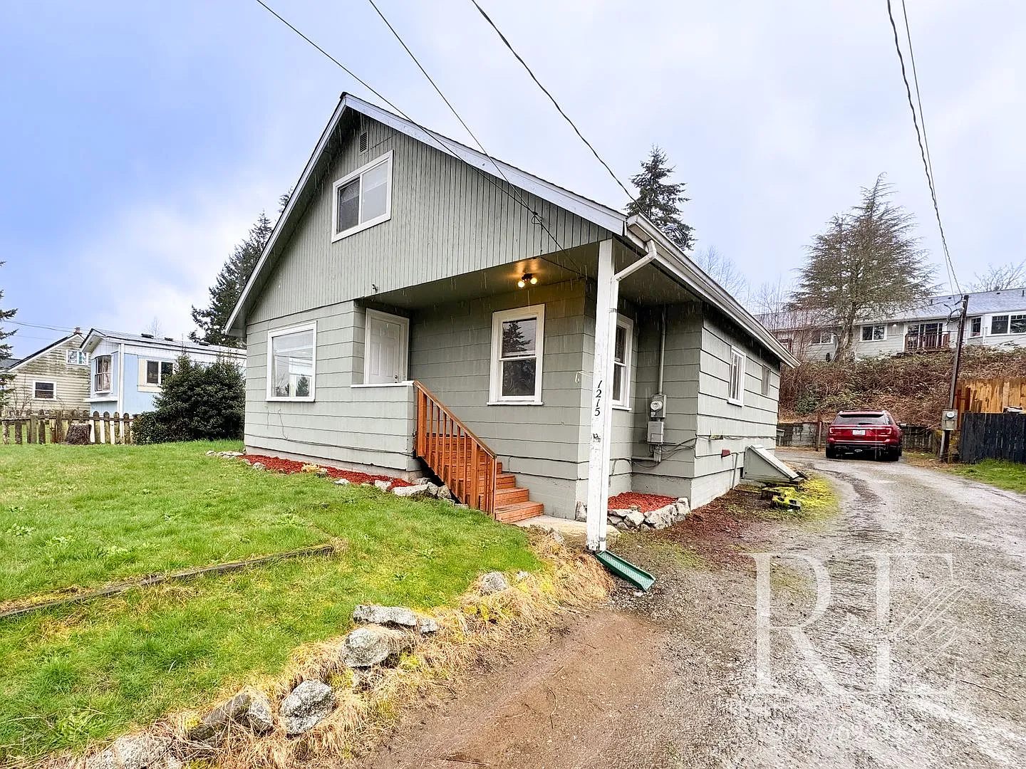 Charming & Spacious: A Home Full of Character and Warmth — Photo 2