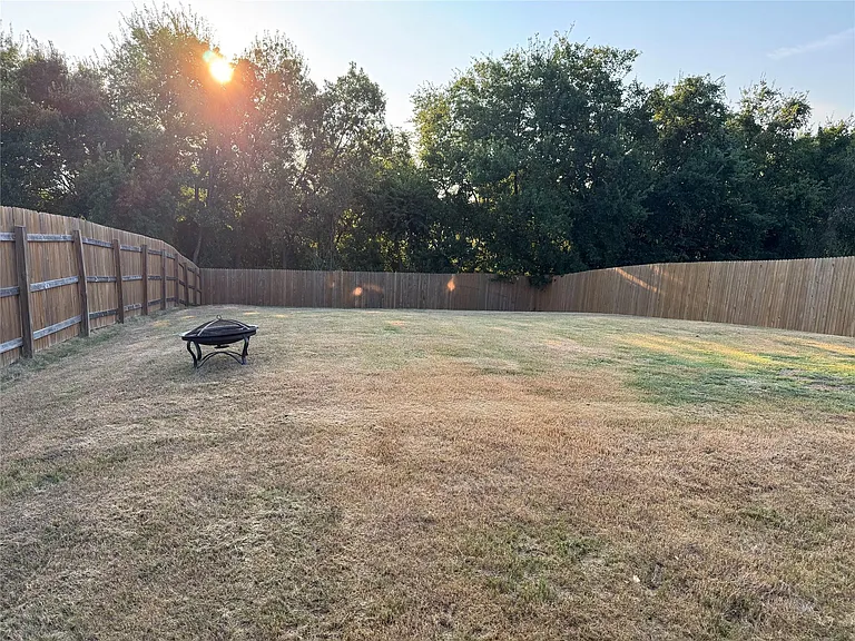 204 James River Dr — Photo 4