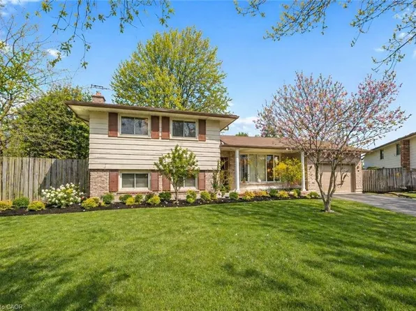 74 Macoomb Dr, Welland, ON L3C 5T9