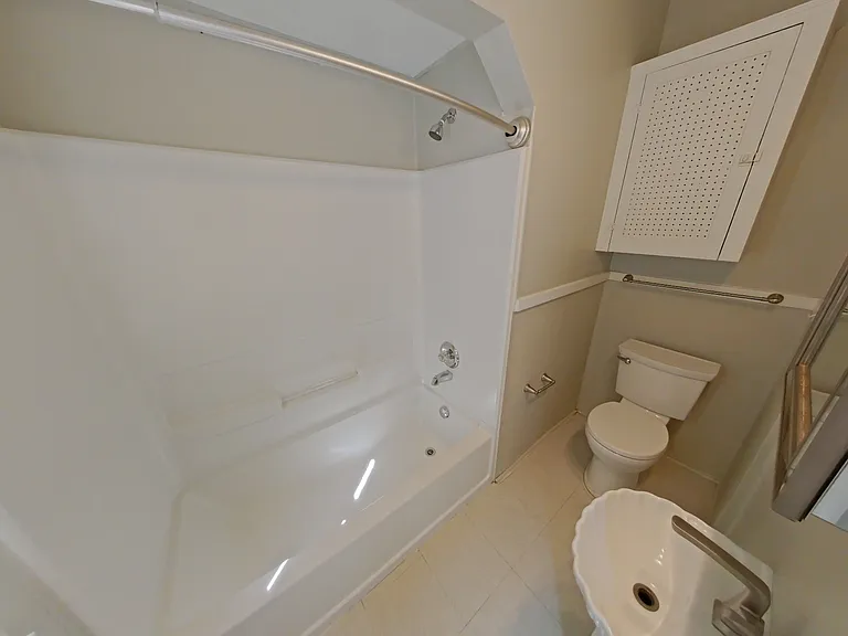 32 Lincoln St #3 — Photo 5