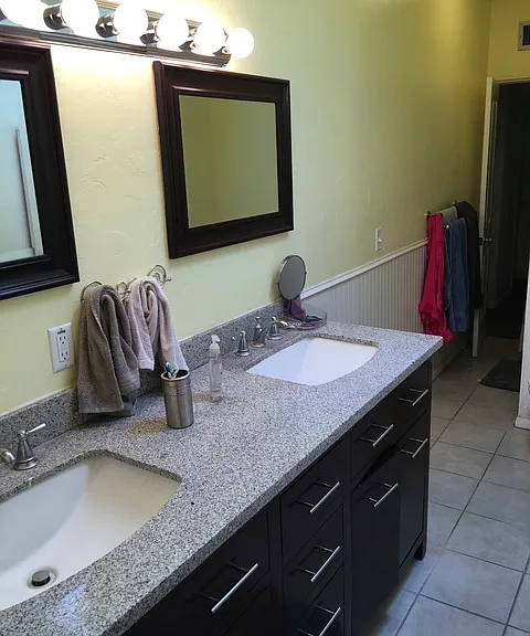 2716 E Lee St — Photo 28