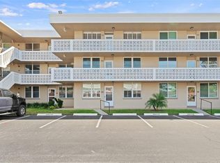 4915 Bay St NE APT 324, Saint Petersburg, FL 33703
