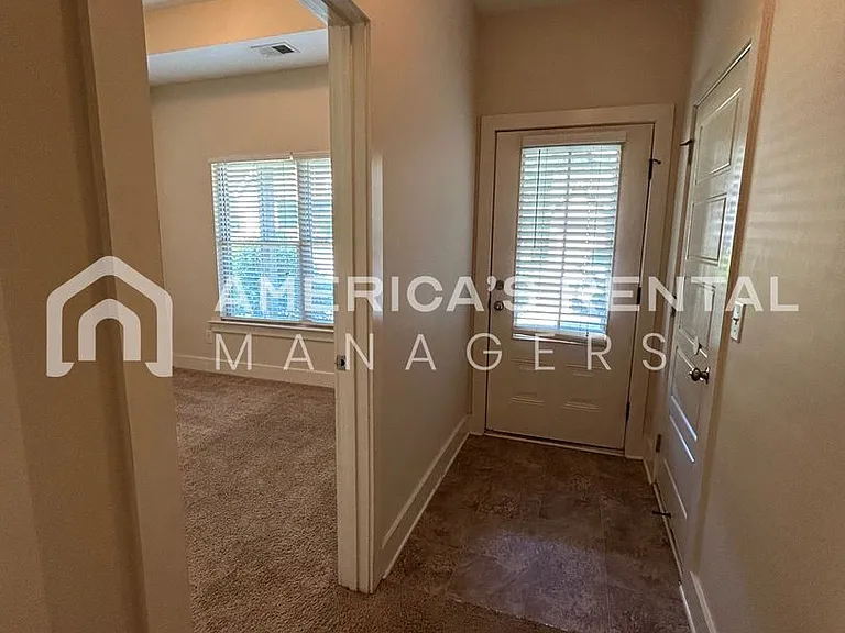 819 Kent Dr — Photo 5