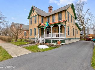 168 Clinton St, Saratoga Springs, NY 12866