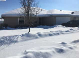 1483 SW Meadow View Dr, Hermiston, OR 97838