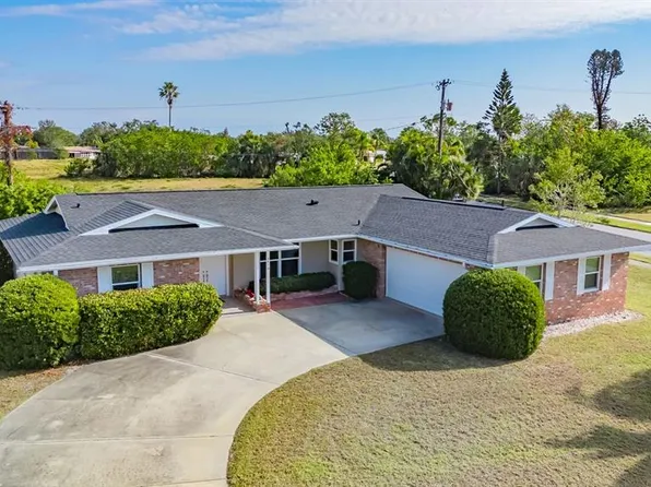 2476 Breakwater Cir, Sarasota, FL 34231