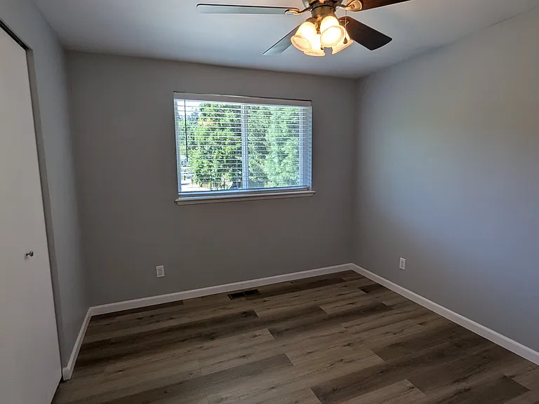 1107 NW Springer Way — Photo 18