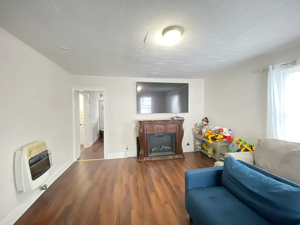 70 Woodbine St #2