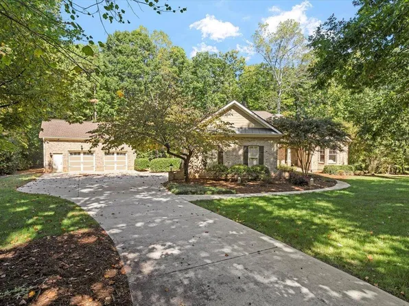 1102 Stanridge Dr, Raleigh, NC 27613