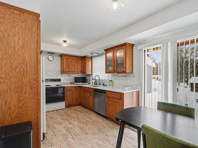 3728 Canterbury Ave — Photo 6