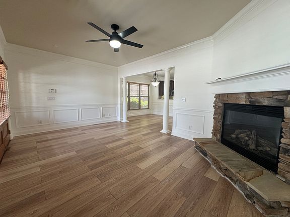 4th image of 370 16th St NW