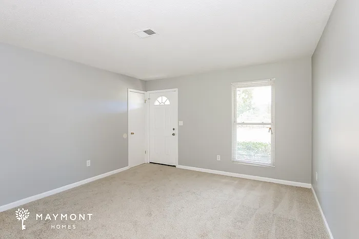 3 bed, 2.0 bath, 1300 sqft, $1,545 — Photo 3