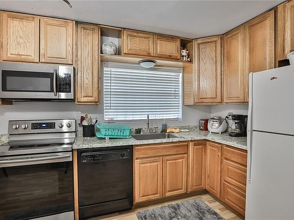 3rd image of 3212 E 33rd Ave
