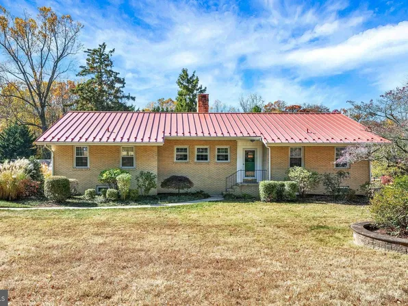 321 Possum Park Rd, Newark, DE 19711