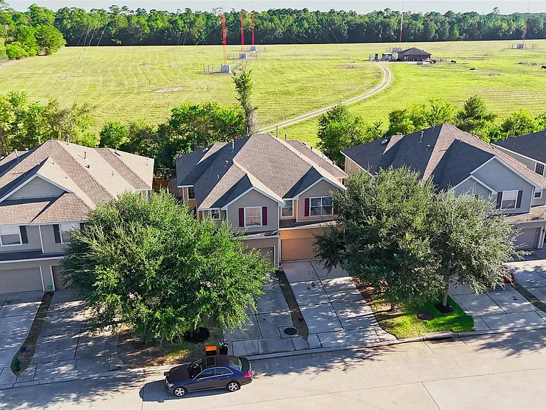 2831 Hackamore Hollow Ln — Photo 35