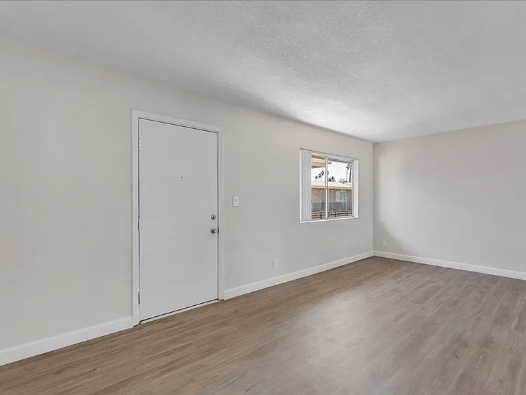 Briarwood Apartments - Riverside, CA — Photo 79
