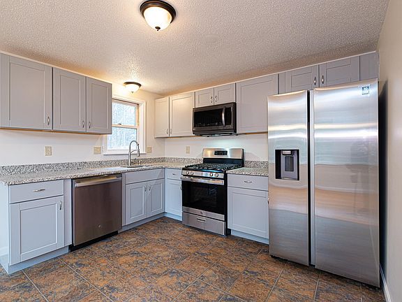 5th image of 31 Heritage Way