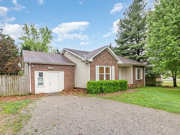 3rd image of 1794 Crestview Dr
