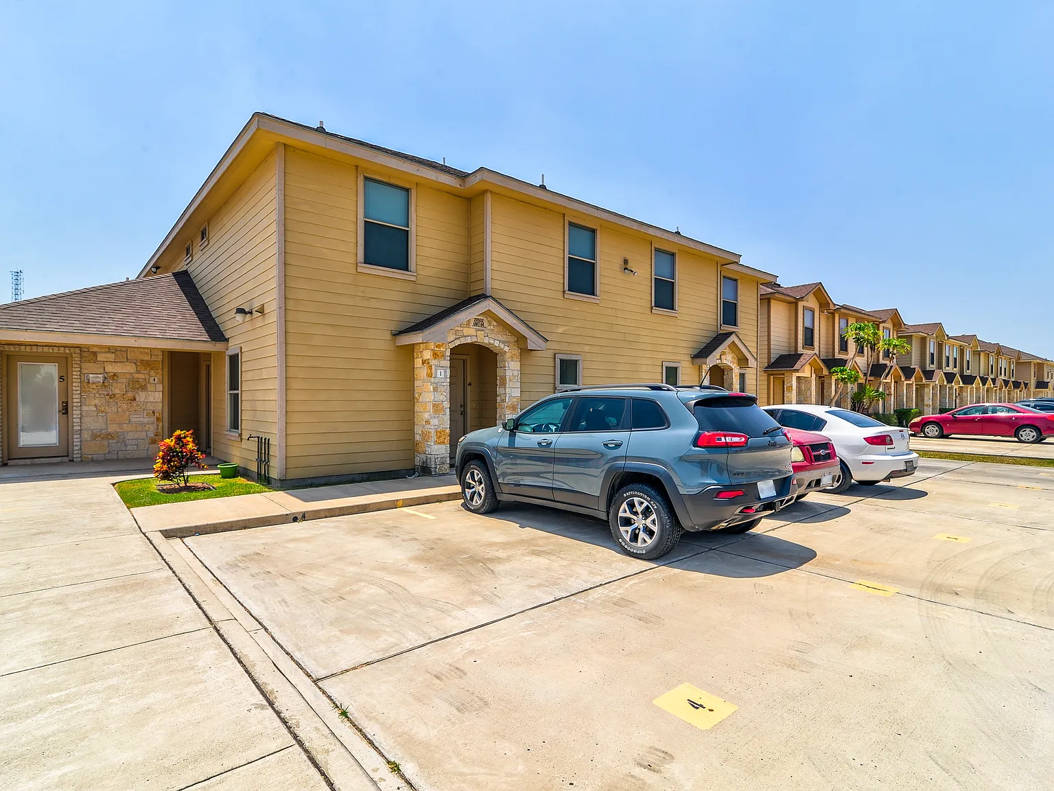 Stone Oak Townhomes — Photo 3