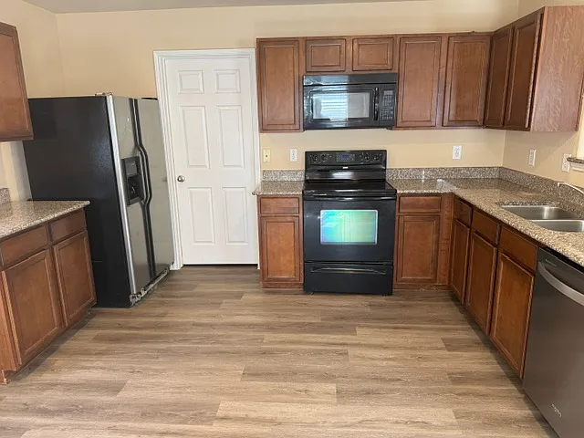 3 bed, 1527 sqft, $2,150 — Photo 1