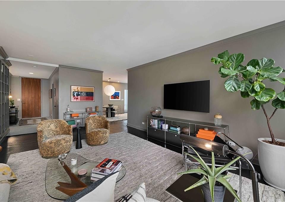 1st image of 2575 Peachtree Rd NE APT 4H