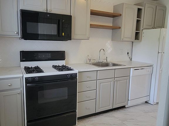 2nd image of 2153 Knox Ave