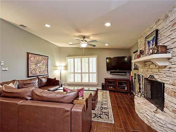 4th image of 1012 Brushy Bend Dr