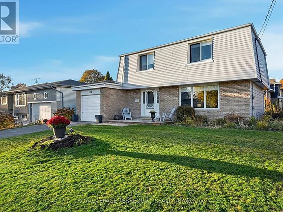 2nd image of 652 Spragge Cres