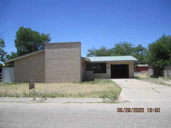 304 Oaklawn St, Kermit, TX 79745