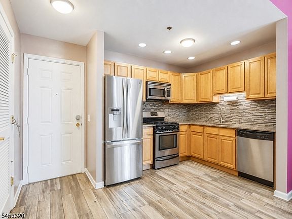 4th image of 19 Market Street #401