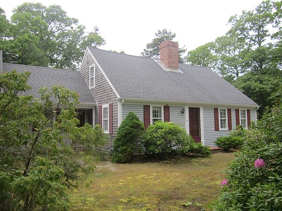 2nd image of 18 Sturbridge Drive