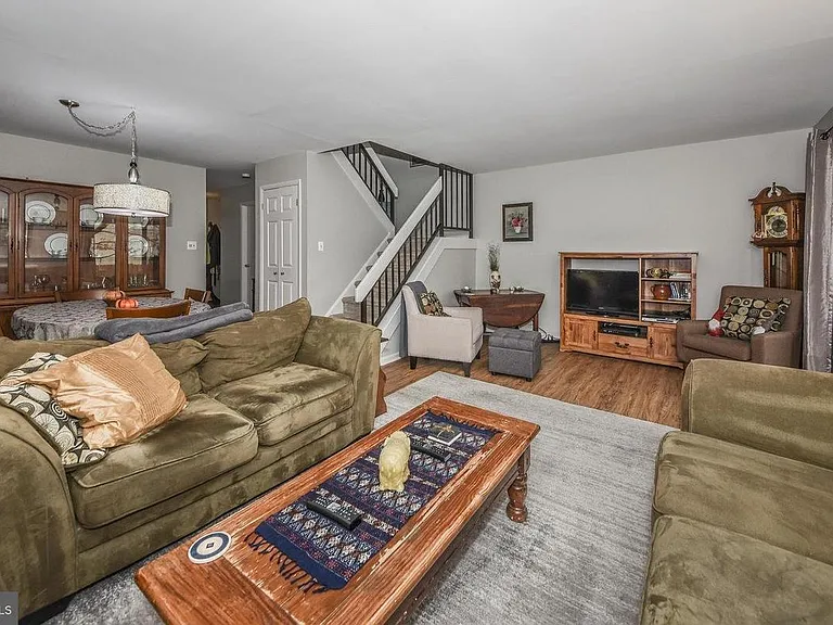 220 Payne Ct — Photo 8