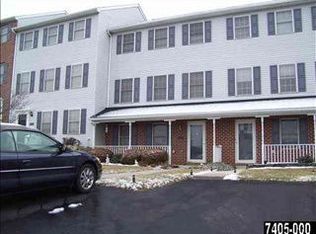 274 Point Cir, York, PA 17406