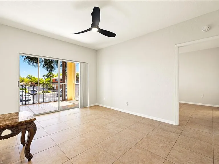 6401 Aragon Way #204 — Photo 3