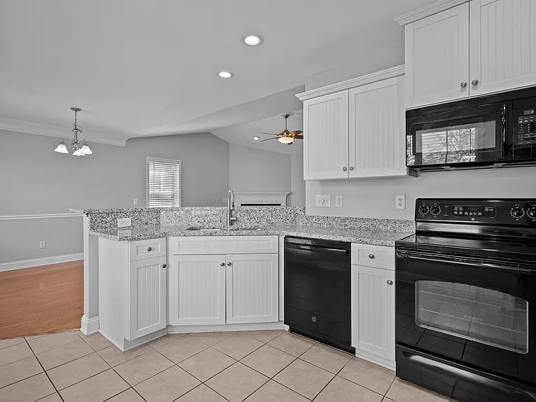 7203 Chipley Dr — Photo 8