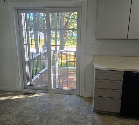 4th image of 14 Sundown Dr Unit D