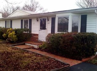 219 Oakridge Dr, Stafford, VA 22556