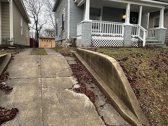 2nd image of 2634 Spruce Ave
