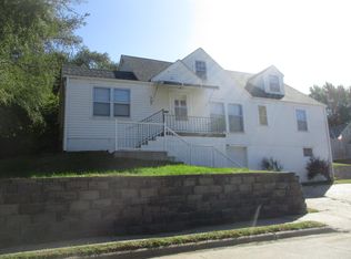 953 S 54th St, Omaha, NE 68106