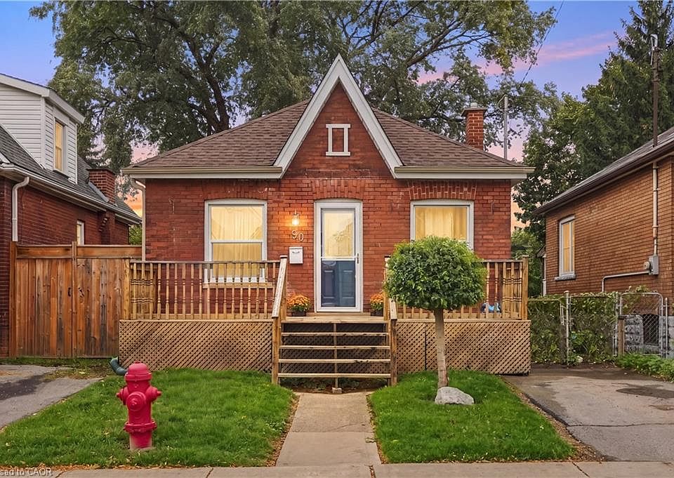 1st image of 90 London St N