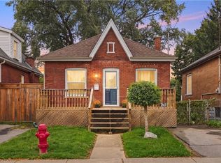 90 London St N, Hamilton, ON L8H 4B5