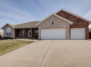 906 N 20th Ave, Ozark, MO 65721