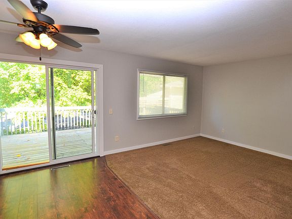 2nd image of 12228 Oak Leaf Cir