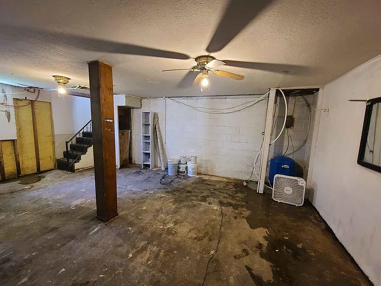 182 Delp St — Photo 39