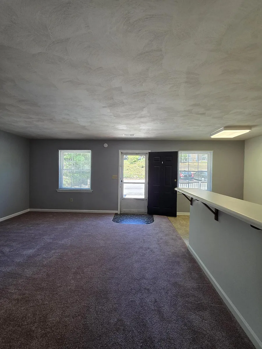 Building Photo - 803 Roanoke Blvd