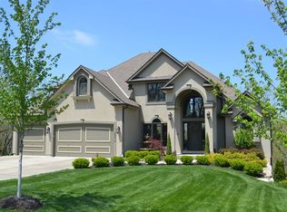 22816 E Ashford Ct, Blue Springs, MO 64015